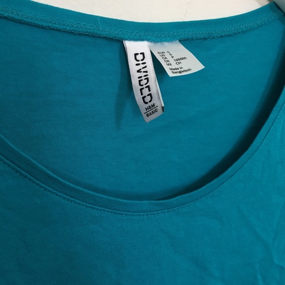 H&M blue basic tee - Picture 2 of 2